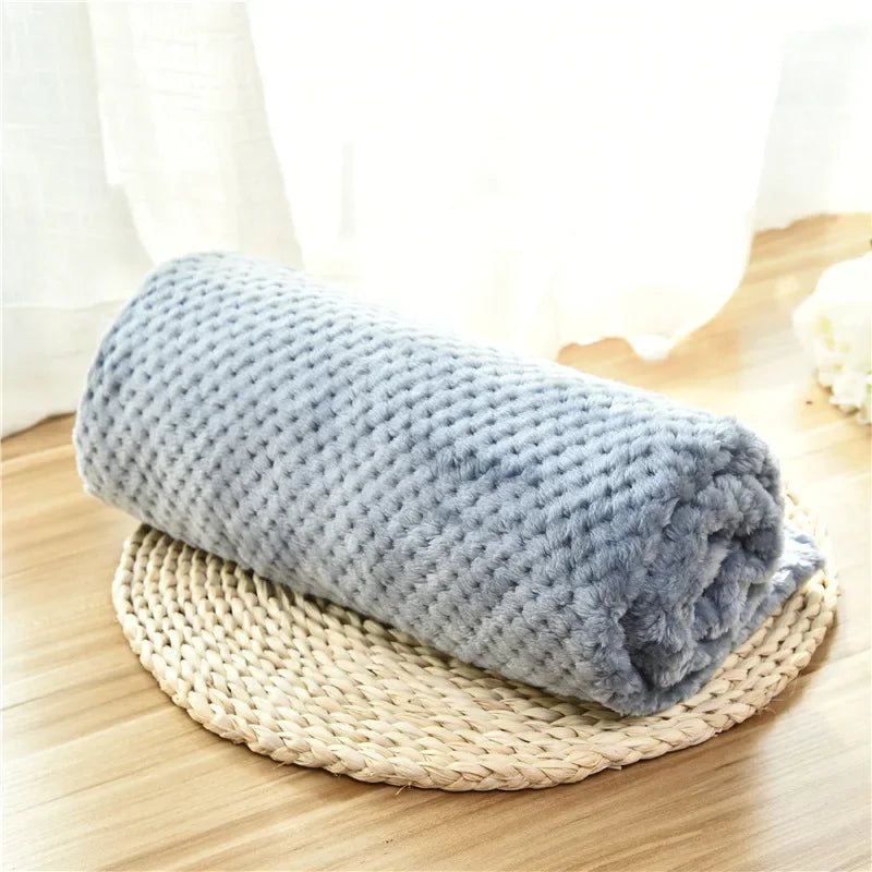 Warm Soft Fuzzy Blankets for Puppy Small Medium Dogs Fleece Kitten Cats Plush Throws for Bed Couch Sofa Blanket Suit For Winter