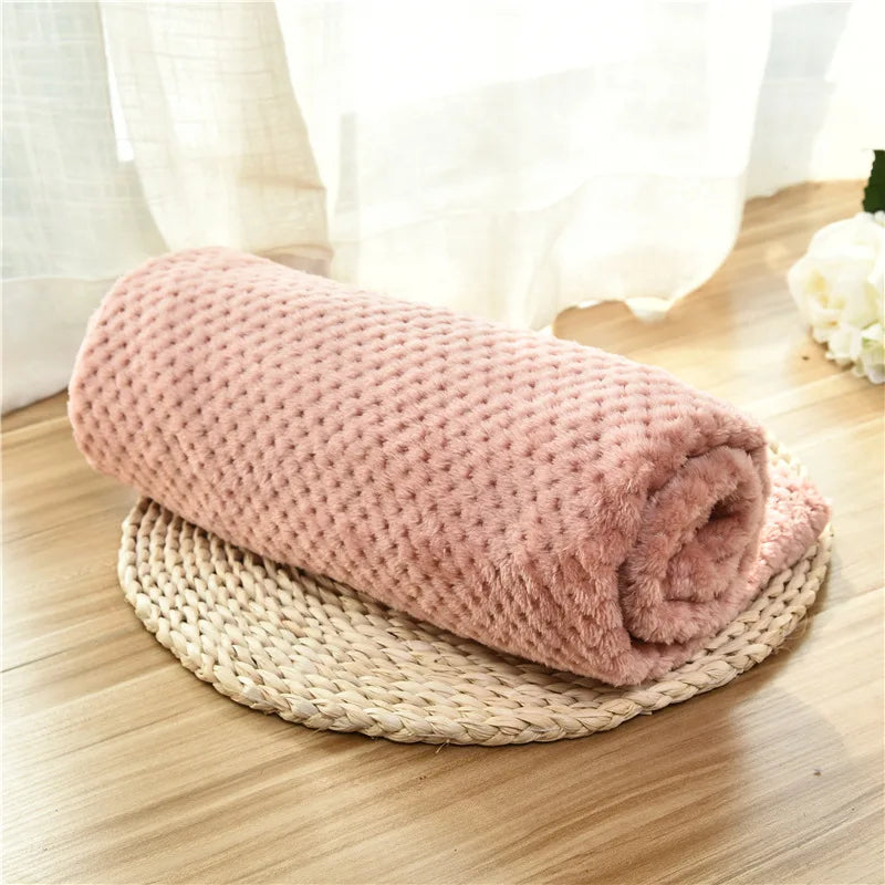 Warm Soft Fuzzy Blankets for Puppy Small Medium Dogs Fleece Kitten Cats Plush Throws for Bed Couch Sofa Blanket Suit For Winter