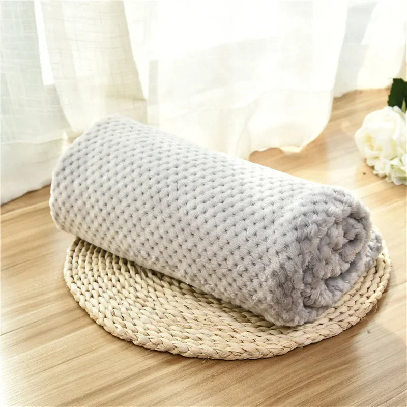 Warm Soft Fuzzy Blankets for Puppy Small Medium Dogs Fleece Kitten Cats Plush Throws for Bed Couch Sofa Blanket Suit For Winter