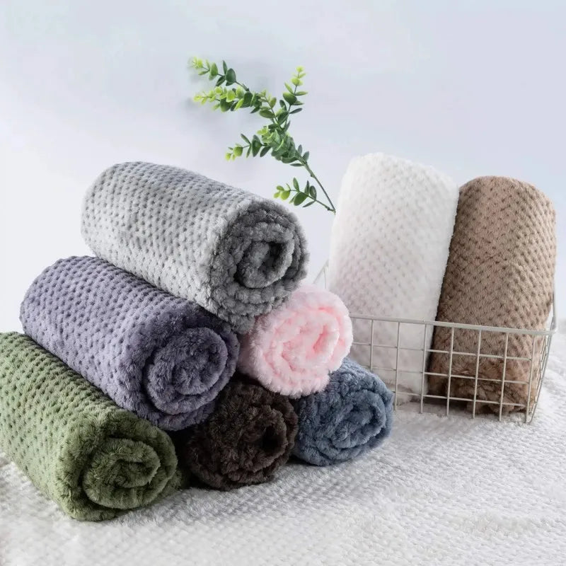 Warm Soft Fuzzy Blankets for Puppy Small Medium Dogs Fleece Kitten Cats Plush Throws for Bed Couch Sofa Blanket Suit For Winter