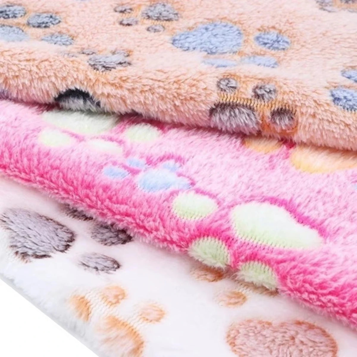 Multicolor Soft Fluffy Pet Blanket with Cute Dog Paw Print High Quality Warm Comfortable Mat for Cats And Dogs